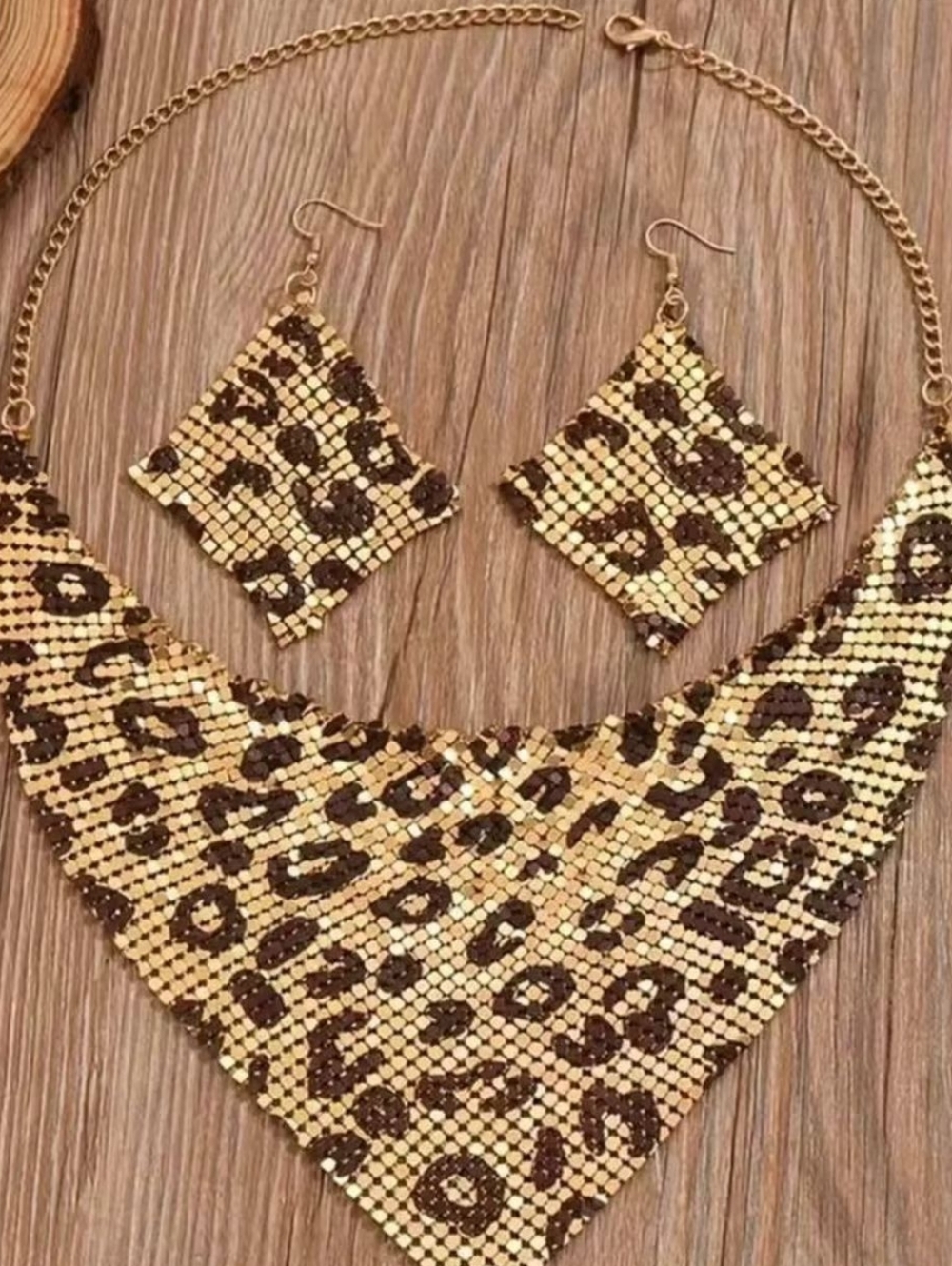 Luxury high guality Gold and Brown Sequin Leopard Bib Necklace - Picture 4 of 4